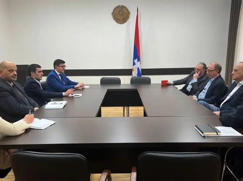 Սերգէյ Ղազարեանը հանդիպած է ՀՀ եւ Արցախի նախկին արտաքին գործոց նախարարներուն հետ
