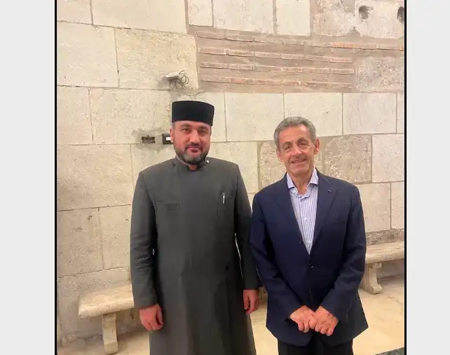  Ֆրանսայի նախկին նախագահին հանդիպումը ՝ Հայր Կորիւնին հետ 