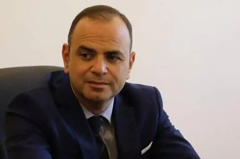 Սինանեան պիտի մեկնի Պէյրութ եւ Հալէպ