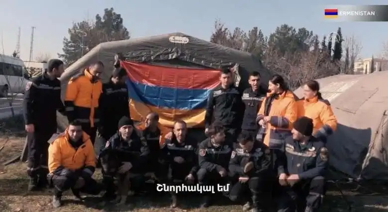 Չաւուշօղլուն  հայատառ «Շնորհակալութիւն» գրած է 