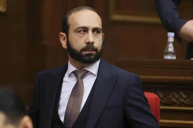 Հայաստանը խաղաղութեան պայմանագրի վերաբերեալ առաջարկներ ստացած է Ատրպէյճանէն 