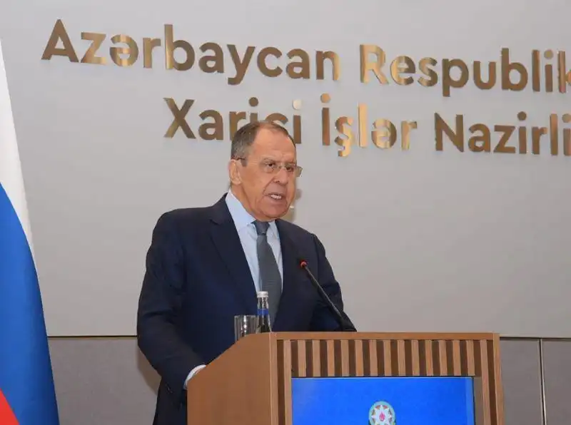 Ըստ Լաւրովի Լաչինի միջանցքին վրայ անցակէտեր պիտի չըլլան