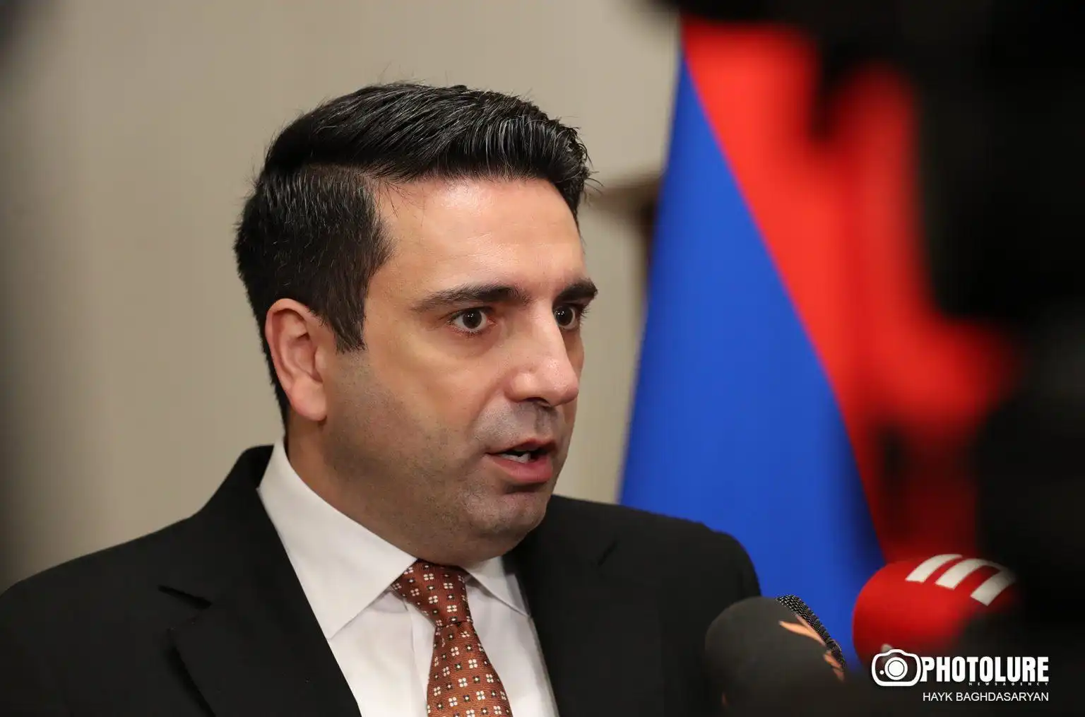 Ճիշդ կ՚ըլլայ, որ ռուս սահմանապահները դուրս գան «Զուարթնոցէն»․ Ալեն Սիմոնեան