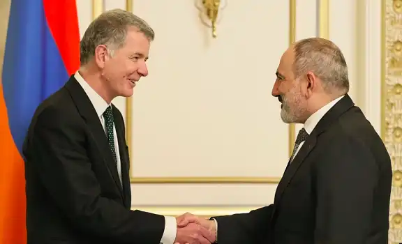 Փաշինեանը Միւնիխի մէջ հանդիպում ունեցած է Մեծ Բրիտանիոյ գաղտնի հետախուզական ծառայութեան ղեկավար Ռիչարտ Մուրի հետ