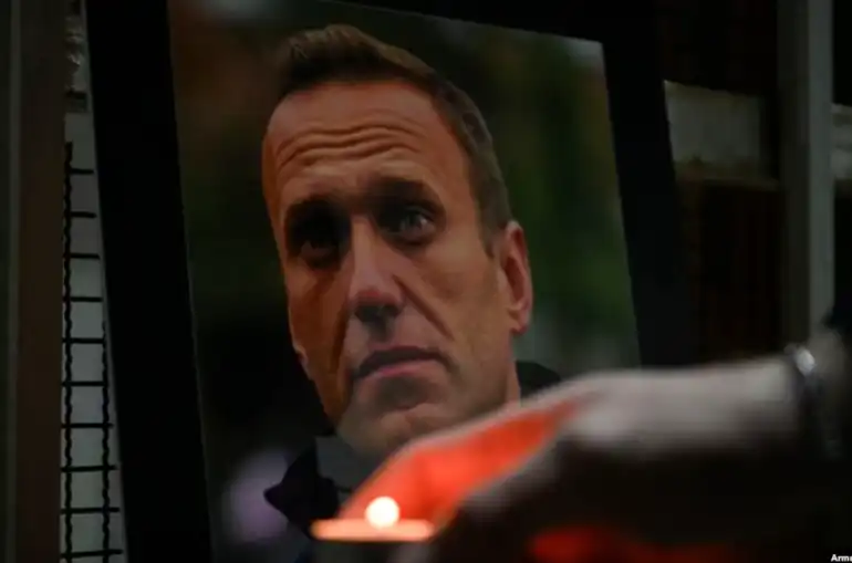 Նաւալնիի մարմինը յանձնած են մօրը