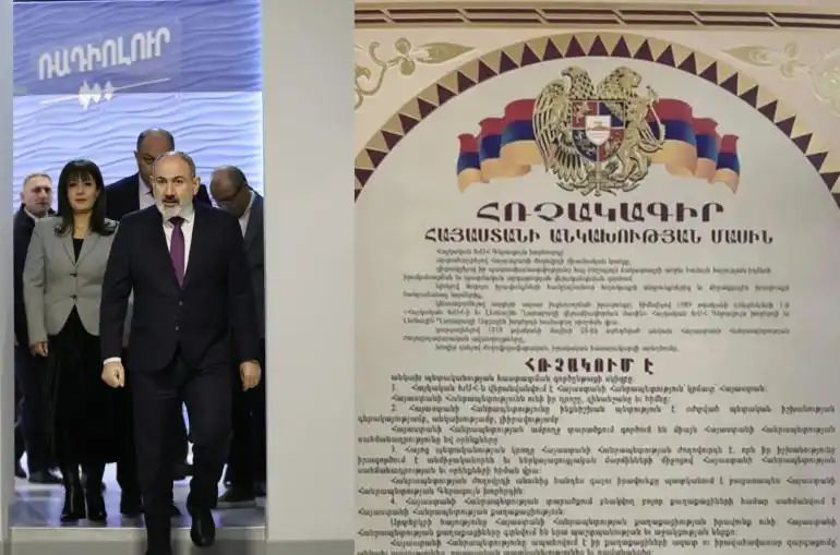 «Չենք ունենար խաղաղութիւն, եթէ Սահմանադրութեան մէջ լինի ԼՂ-ն Հայաստանին վերամիաւորելու մասին որոշում». Փաշինեան 