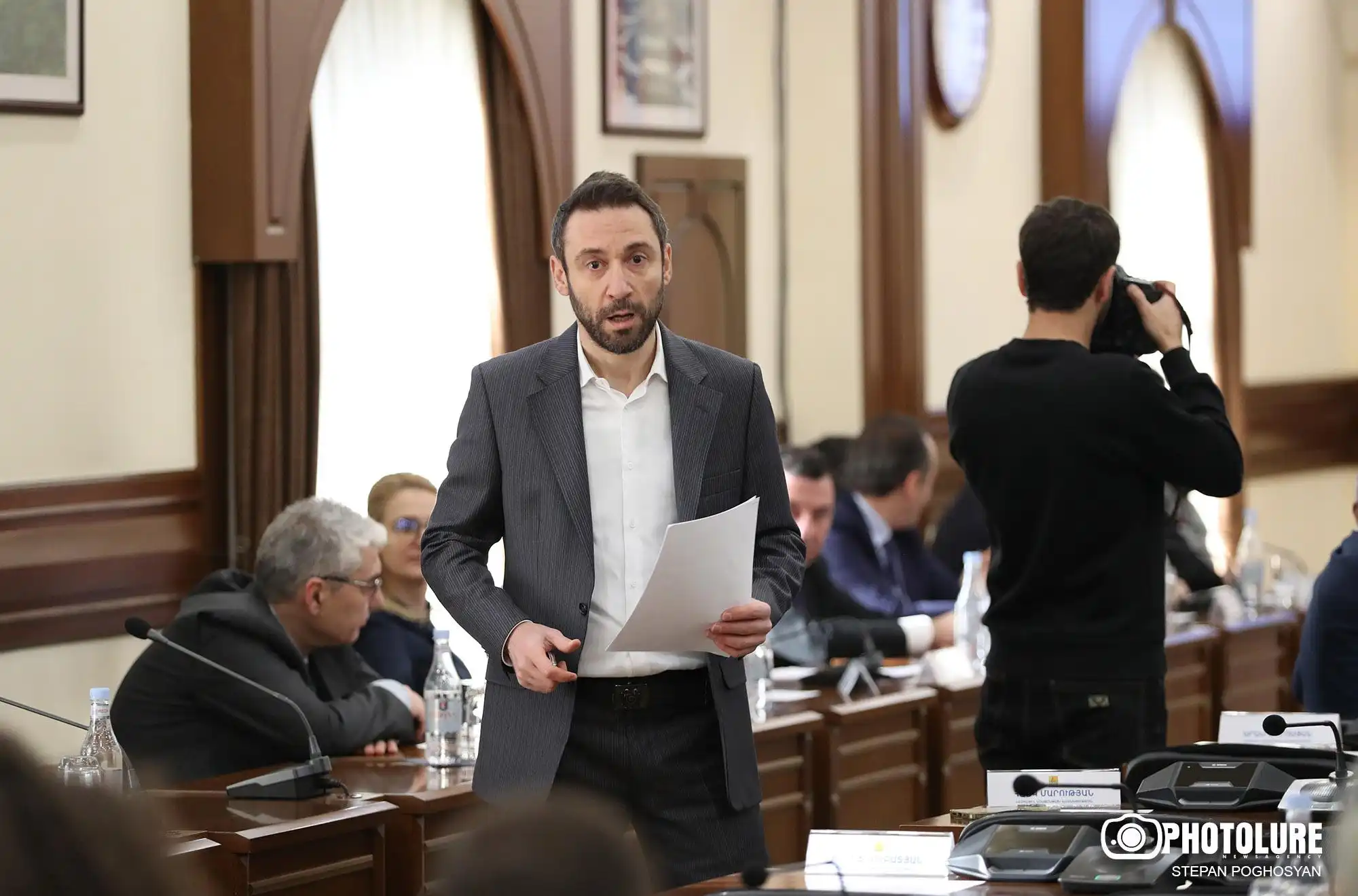 Երեւանի աւագանին Հայկ Մարութեանը զրկեց մանթատէն 