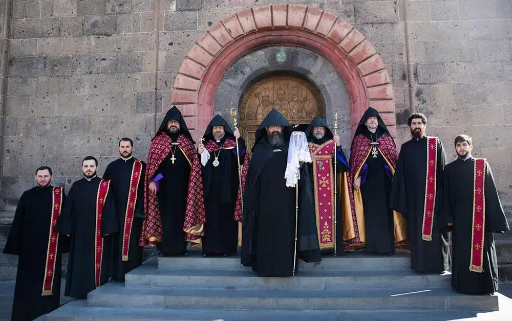 Պոլիսէն՝  Հայաստան. Վարդապետական թէզի պաշտպանութիւն եւ վարդապետական կոչում