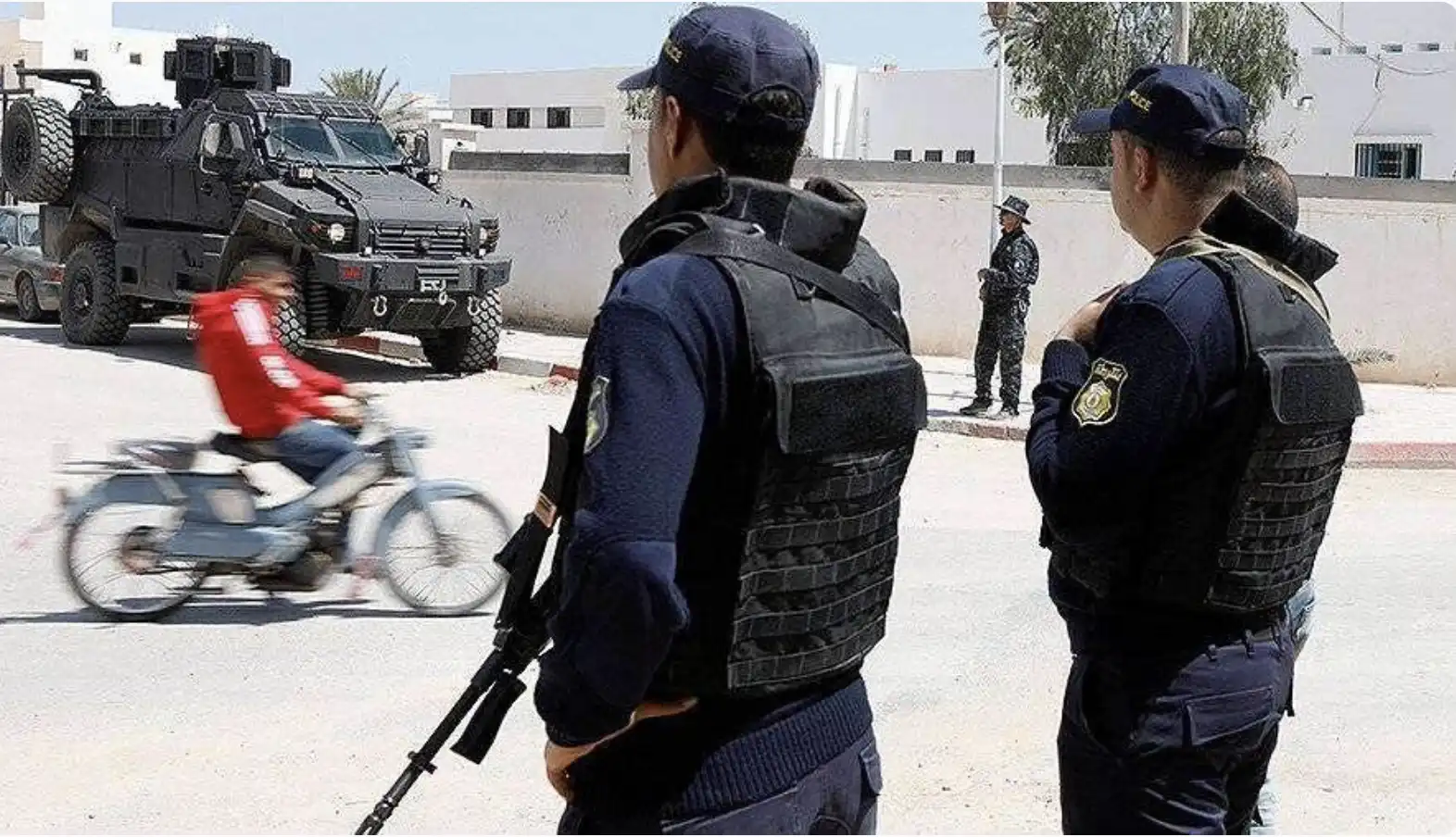 Թունիսի մէջ արտակարգ դրութիւնը երկարաձգուած է 11 ամիսով՝ մինչեւ  յառաջիկայ 31 դեկտեմբերը 