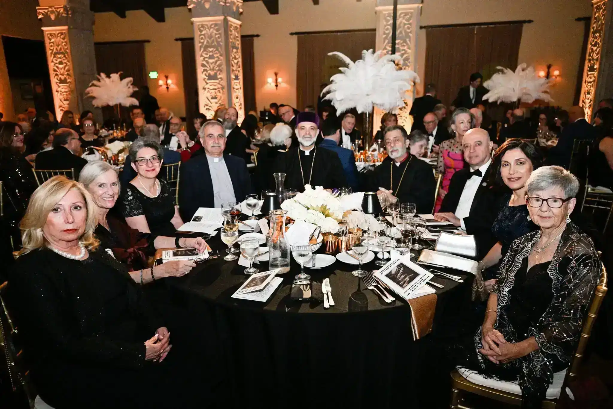 Գերշ. Տ. Յովնան եւ Տ. Գեղամ Սրբազաններ ներկայ գտնուեցան Հայկազեան Համալսարանի 70-րդ տարեդարձի պաշտօնական երեկոյթին 