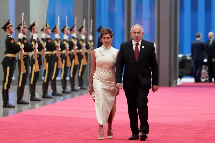 Իմ եւ վարչապետ Նիկոլ Փաշինեանի ամուսնութիւնն աւարտած է․ Աննա Յակոբեան