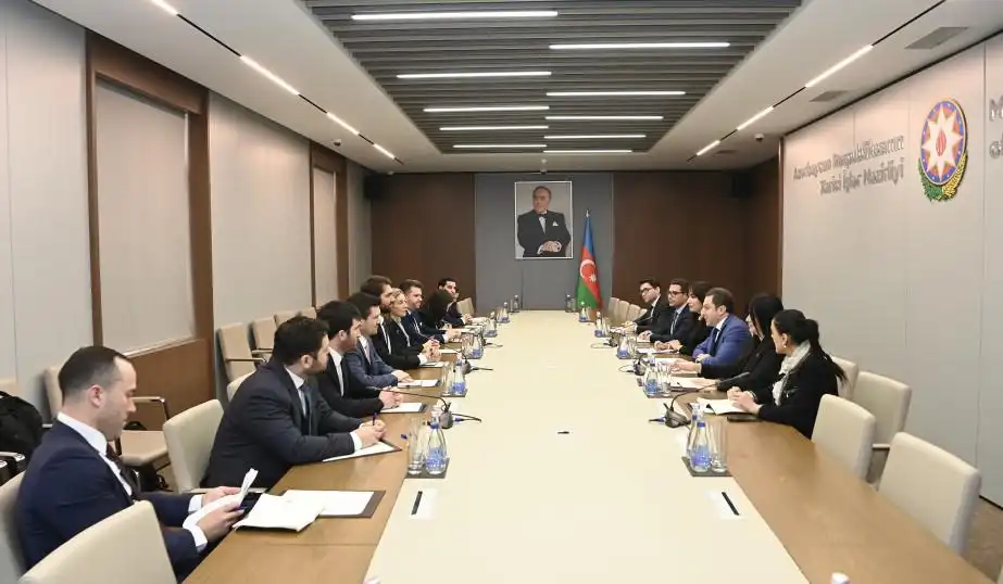 Ատրպէյճանի ԱԳ փոխնախարարը եւ ԱՄՆ գոնկրեսի պատուիրակութիւնը քննարկած են Հայաստան-Ատրպէյճան խաղաղութեան գործընթացը