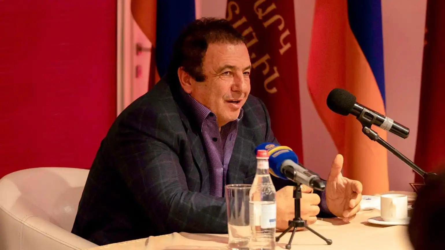 «Փորձելու ենք ներգրաւել  բոլոր ունակ , կամք, սկզբունքներ ունեցող, աշխատելու ցանկութիւն ունեցող գործիչներ»ը. Ծառուկեան   խօսեցաւ ընտրութեանց մասնկացելու   իր ծրագրի մասին  