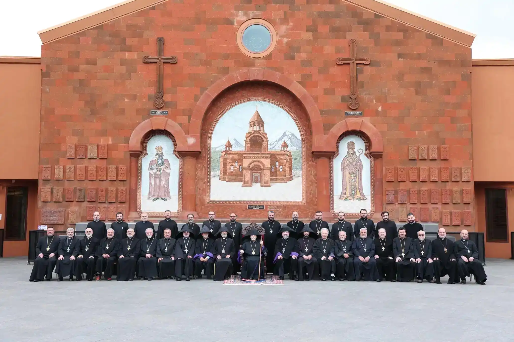 ԱՄՆ Արեւմտեան թեմի հոգեւորականաց տարեկան ընդհանուր ժողովը. Այն աւանդաբար կը գումարուի Սրբոց Ղեւոնդեանց տօնին առիթով