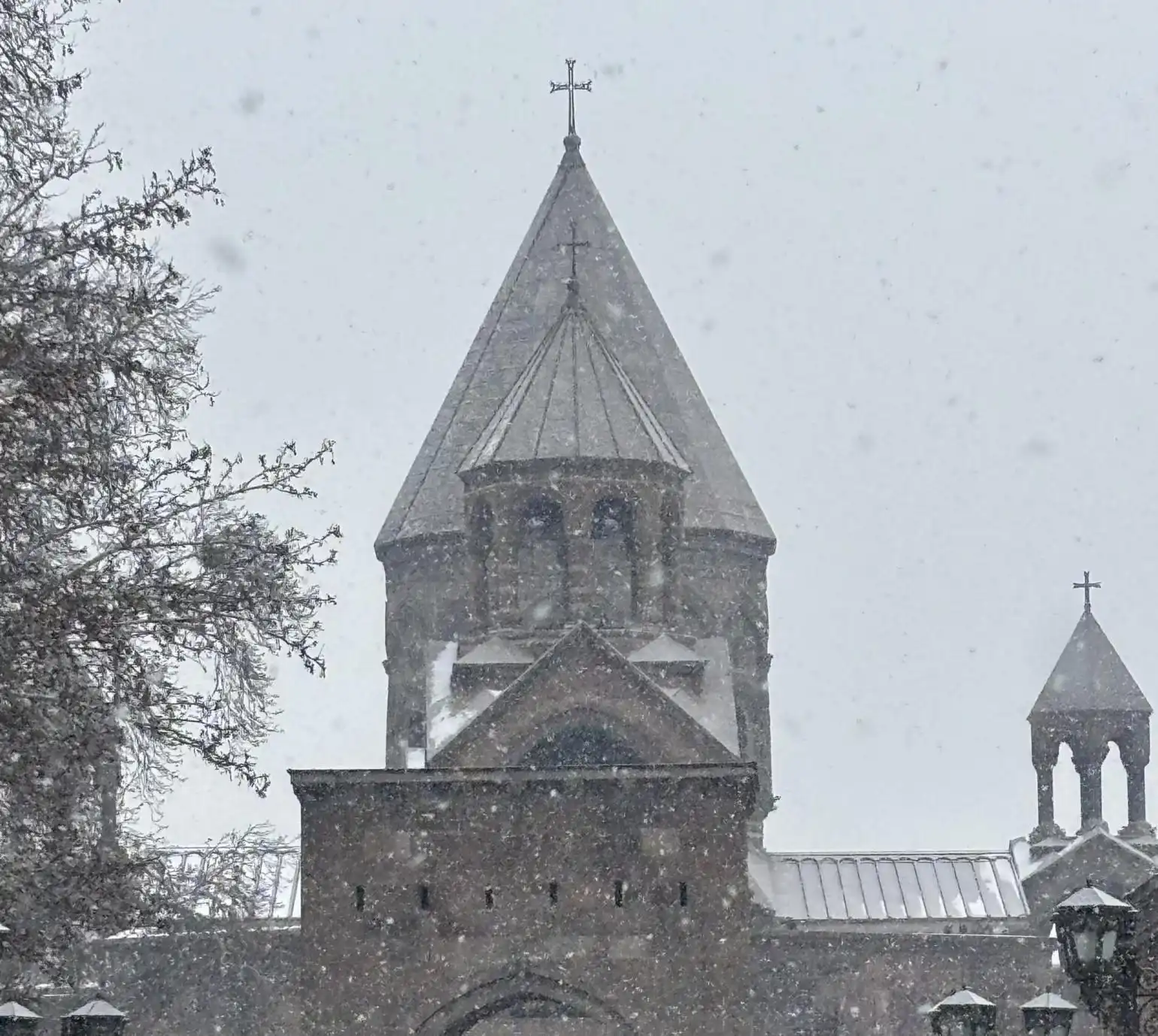 «Խստօրէն կը դատապարտենք». Մայր Աթոռէն արձագանգ 