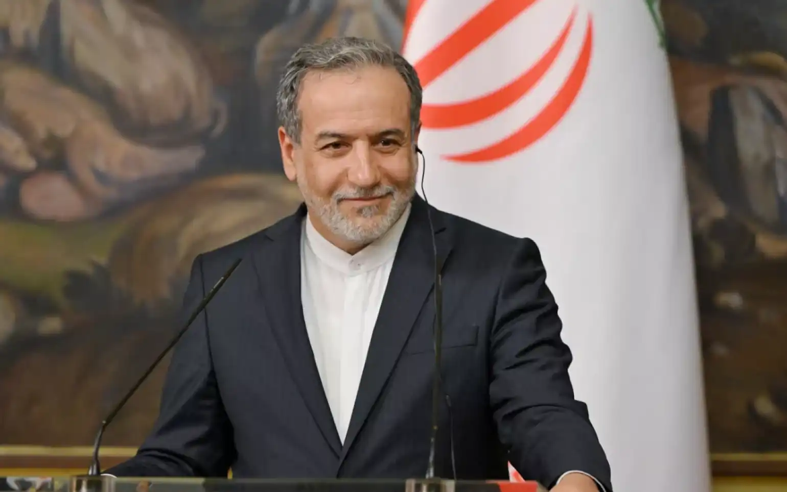 Թեհրան չի պատրաստուիր քննարկել իր hրթիռային ծրագիրը. Իրանի ԱԳ նախարար