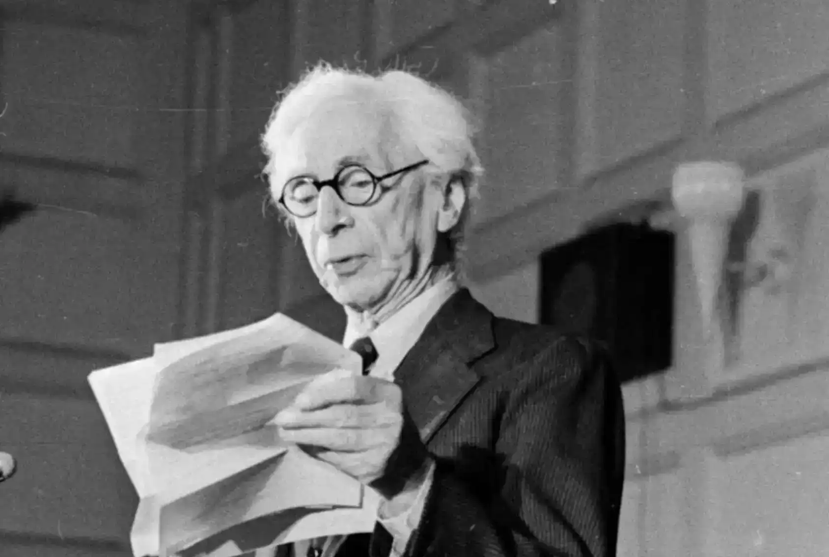 Պերթրան Ռասըլի «Աշխատիլը չափազանցուած առաքինութիւն մըն է» միտքը. Խորքային վերլուծութիւն