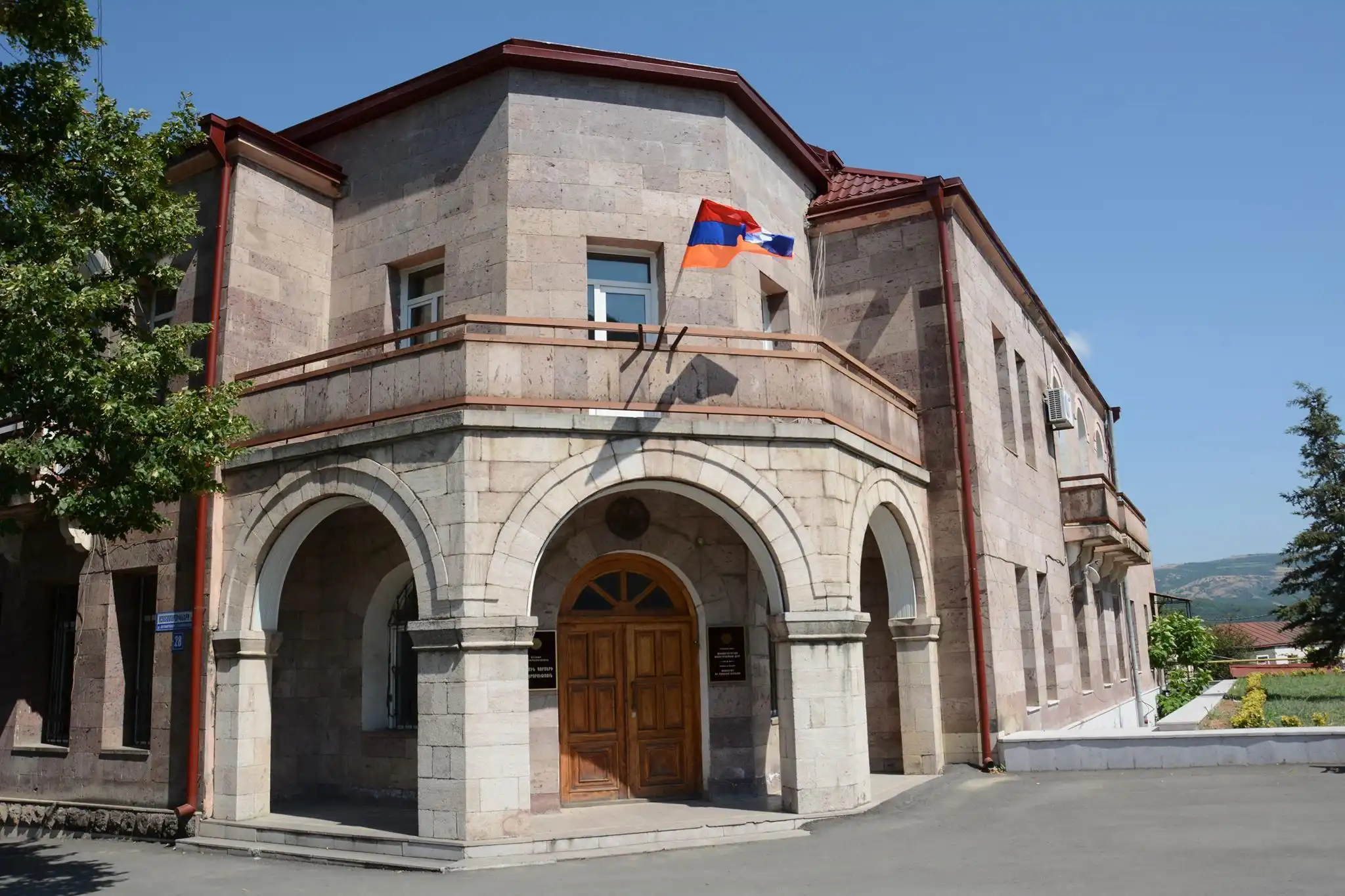 Ատրպէյճանը չի կրնար սասանել արցախցիին վճռականութիւնը՝ ապրելու եւ արարելու Արցախի մէջ. ԱՀ ԱԳՆ