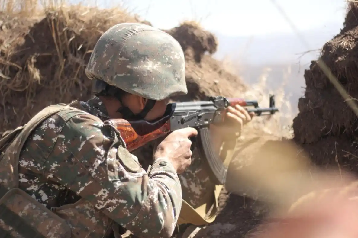 Ատրպէյճանեան կողմը  կրակ  բացած է հայկական դիրքերու ուղղութեամբ 