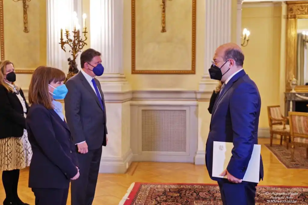 Դեսպան Մկրտչեան իր հաւատարմագիրերը յանձնեց Յունաստանի Հանրապետութեան նախագահին