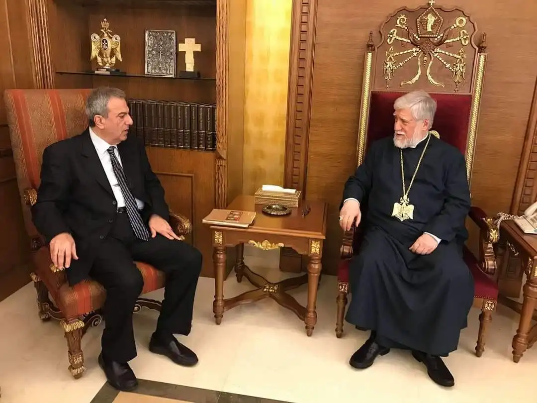 Դեսպան Խազէն այցելած է Ն.Ս.Օ.Տ.Տ. Արամ  Ա.  Վեհափառին 