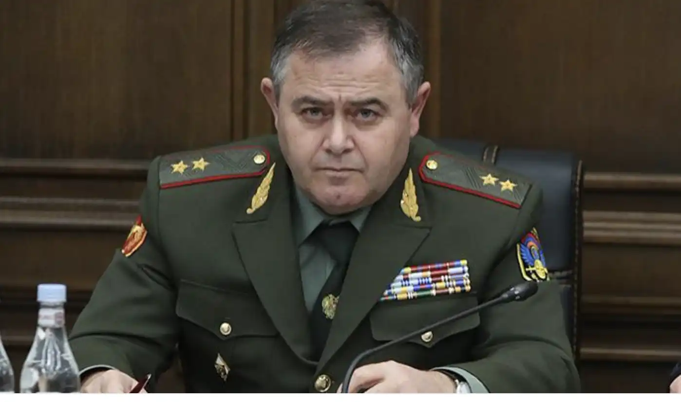 ԳՇ պետ Արտակ Դաւթեան եւս կը մեղադրուի «անպիտան հրթիռներու» գործով