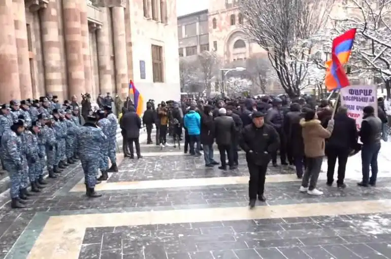 Փարաքարցիք  բողոքի հաւաք ըրին 