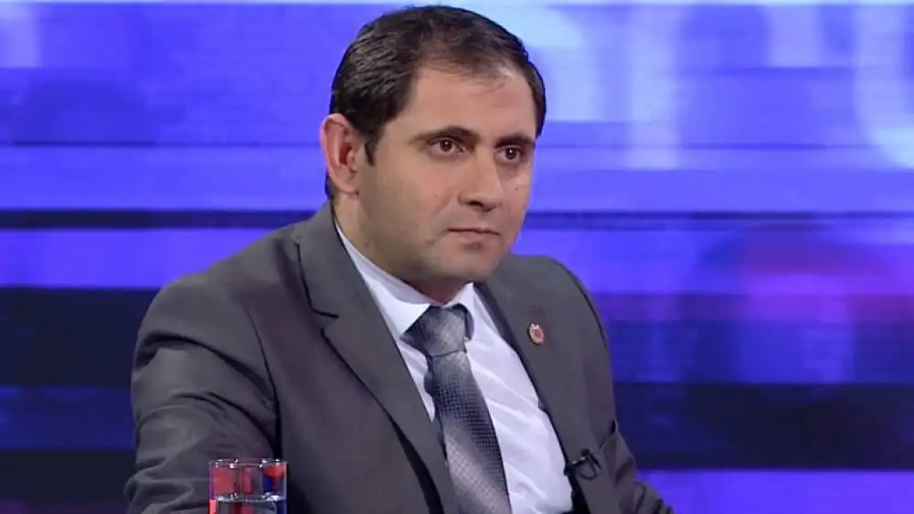 Պաշտպանութեան նախարարը պիտի ամուսնանայ. Aravot.am