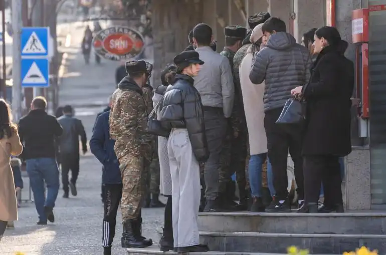 Արցախի դրամատնային սարքերուն վրայ սահմանափակումներ 
