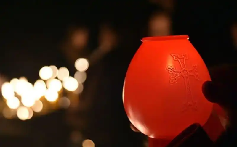 Այսօր Հայոց Եկեղեցիներուն մէջ տեղի ունեցաւ Ճրագալոյցի Սուրբ Պատարագ 