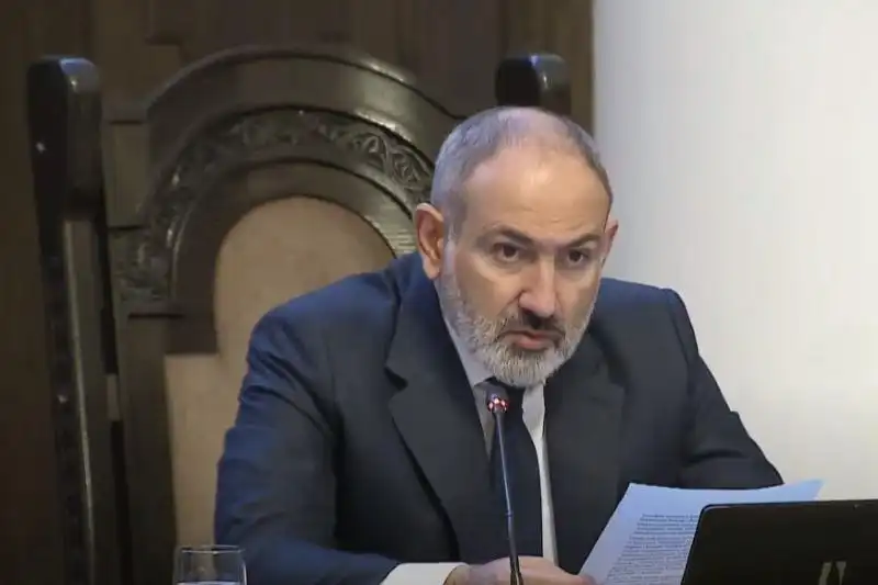«Կարող է անհեթեթ թուալ, բայց եղածը կապ ունի կրթութեան հետ». Փաշինեան Ազատ գիւղի միջադէպին անդրադարձաւ 
