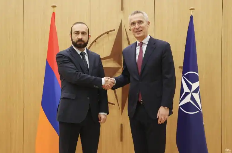 Միրզոյեան հանդիպեցաւ ՆԱԹՕ-ի գլխաւոր քարտուղարին հետ