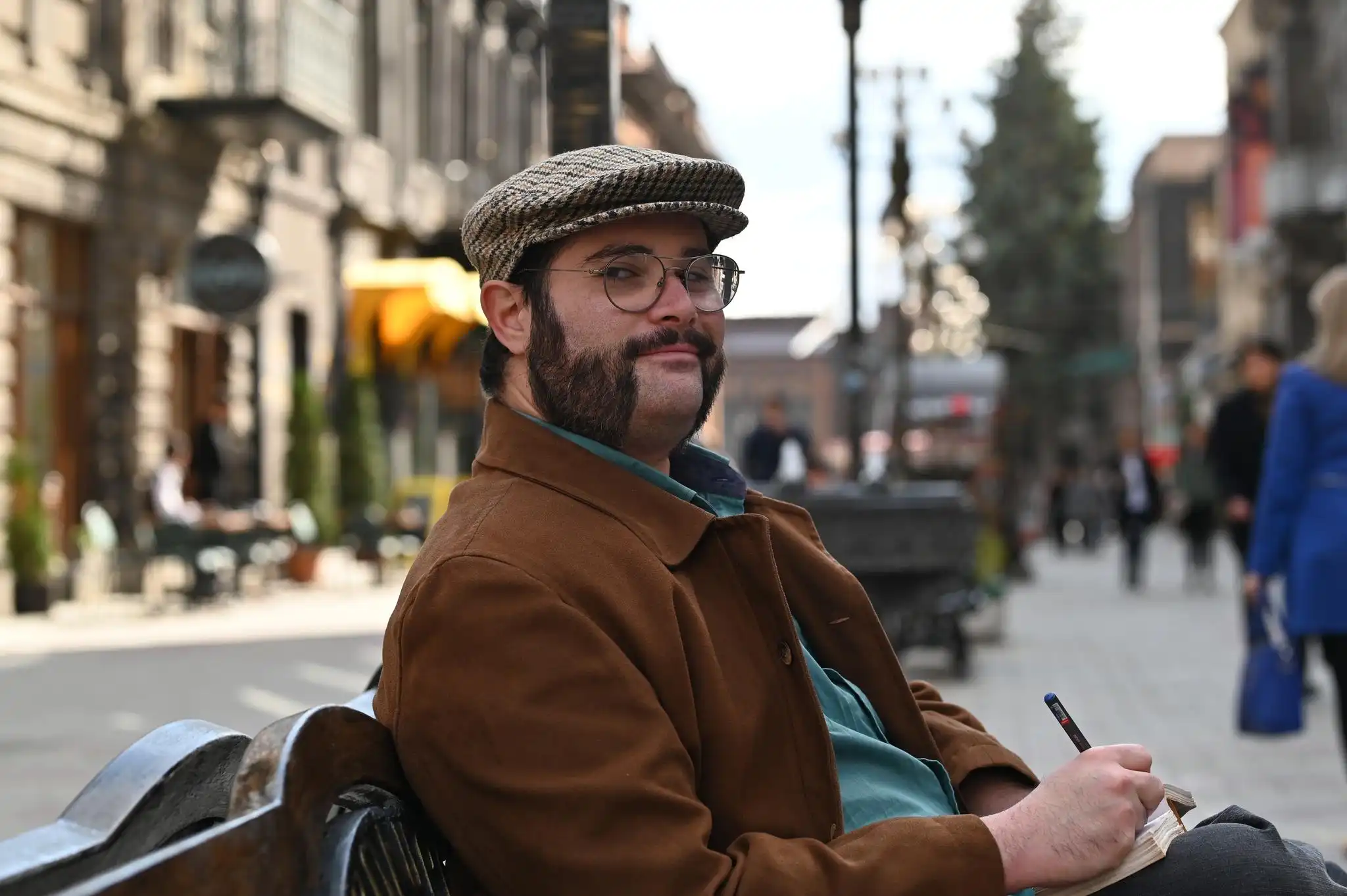 Լիբանանահայ Արամ Փափազեանի դիմանկարը ներկայացուած է միջազգային մրցոյթի