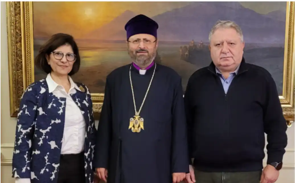 Կիպրահայ  տնօրէնուհին՝  Պոլսոյ Պատրիարքին հիւր 
