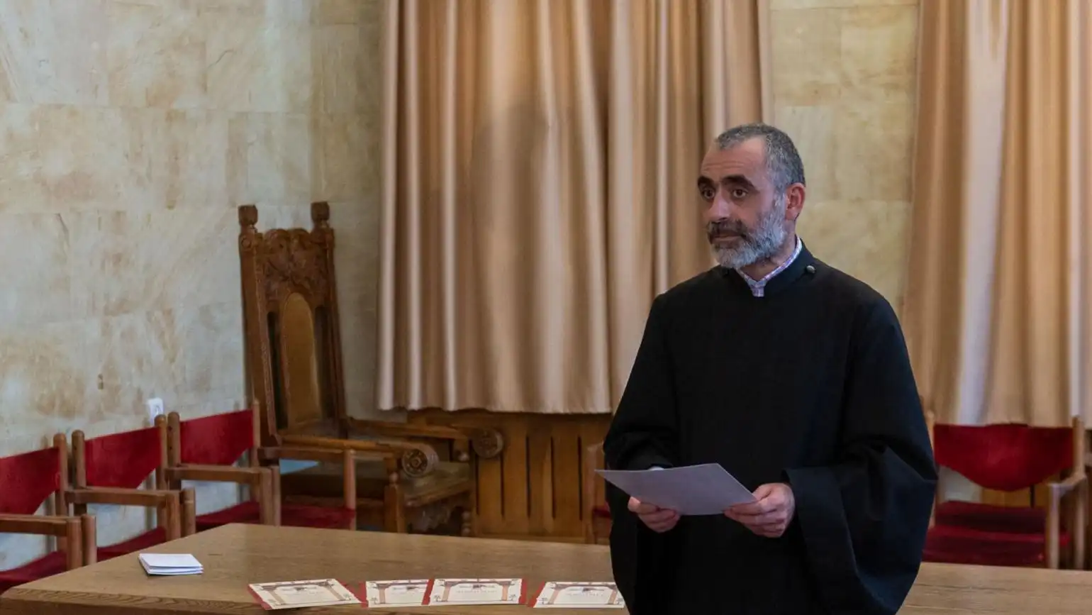 Եպիսկոպոսաց ժողովը  Աւստրիոյ մէջ պիտի կայանայ ՀՀ իշխանութիւններու ճնշումներու պատճառով. Տէր Եսայի