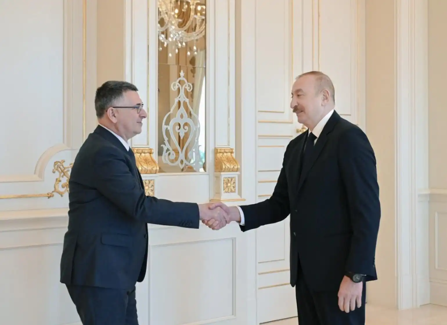 Ալիեւ ու Իսրայէլի արտաքին գործոց նախարարը քննարկած են երկիրներու միջեւ յարաբերութիւններու զարգացմանն ուղղուած հարցեր