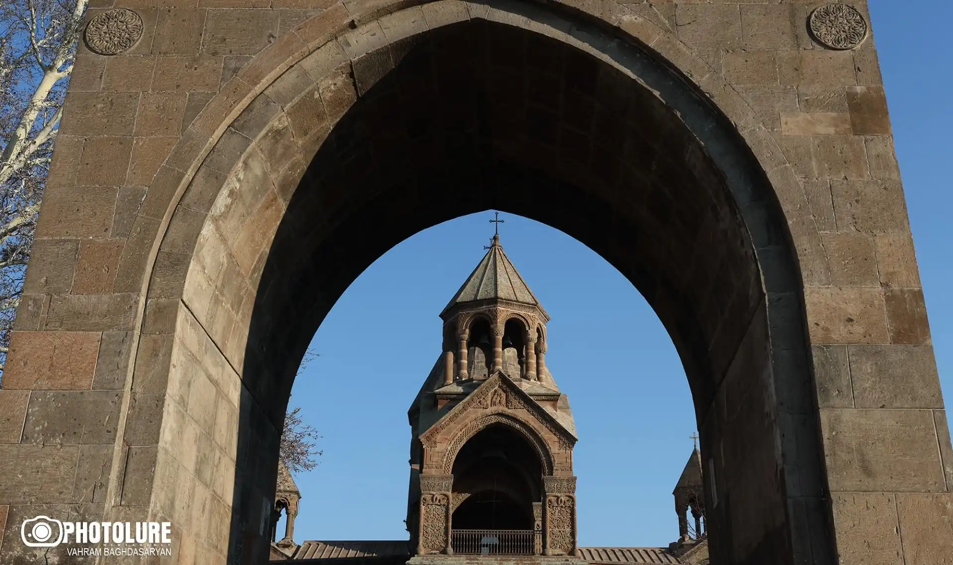 «Հարկ չկայ կեղծ մեղադրանքներու»  Եպիսկոպոսական ժողովին վերաբերեալ Մայր Աթոռէն յայտարարութիւն  