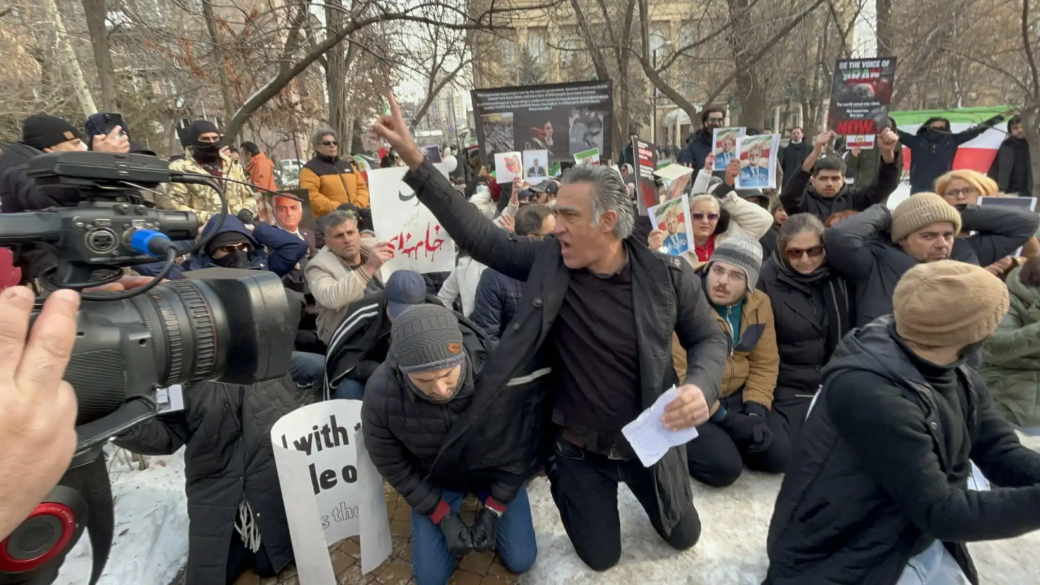 Երեւանի մէջ եօթ իրանցի բերման ենթարկուած է դեսպանատան առջեւ եղած ցոյցէն