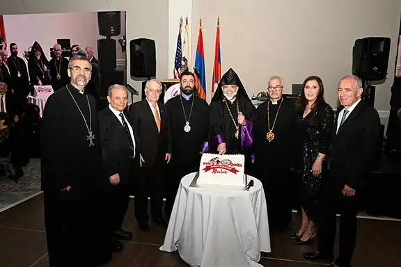 Փասատինայի մեծ ընտանիքը տօնած է Համայնքի հիմնադրութեան 40-ամեակը եւ Ս. Սարգիս եկեղեցւոյ օծման 20-ամեակը