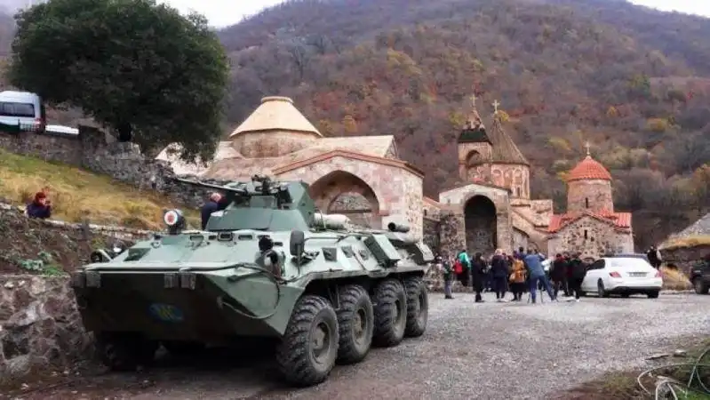 Հայ հոգեւորականներուն՝ արգելք  