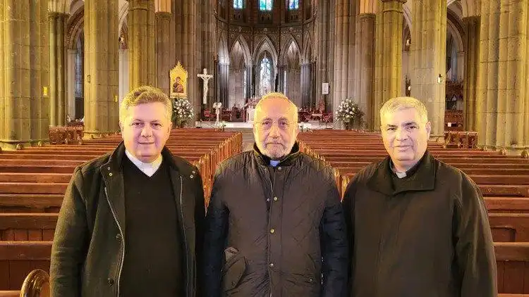 Ռաֆայէլ-Պետրոս ԻԱ -ի հանդիպումը Մելպուռնի Լատին Առաջնորդին հետ 