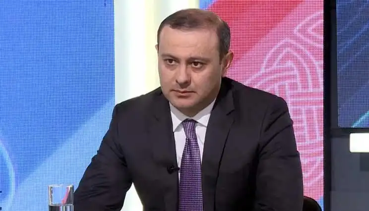 «Յոյս ունինք, որ հետագային արտօնելի պիտի ըլլայ, որ ՀՀ -ի եւ Թուրքիոյ քաղաքացիները եւս օգտագործեն ցամաքային սահմանը» Արմէն Գրիգորեան