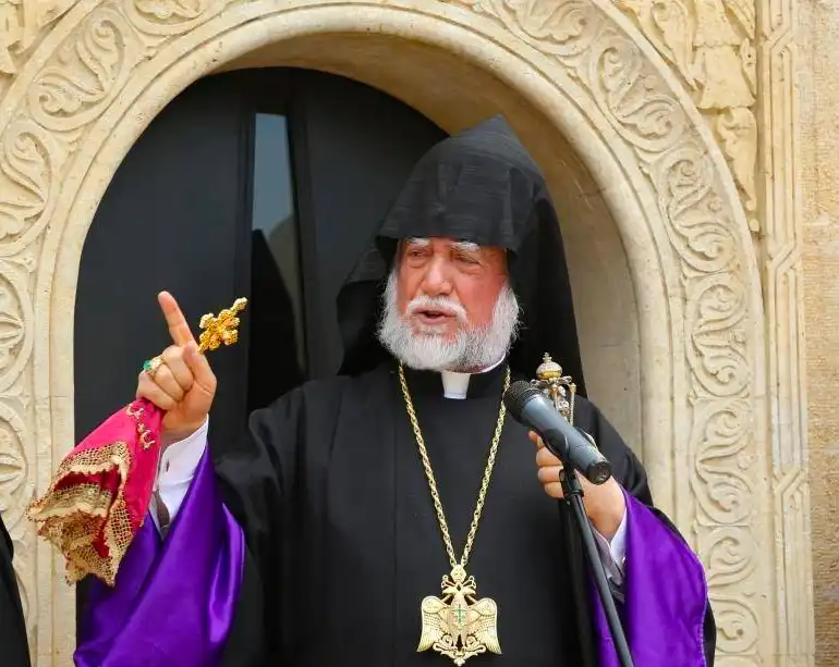  Արամ  Ա. Կաթողիկոս. Յստակ եւ  ամբողջական  տեղեկութիւններ են պէտք