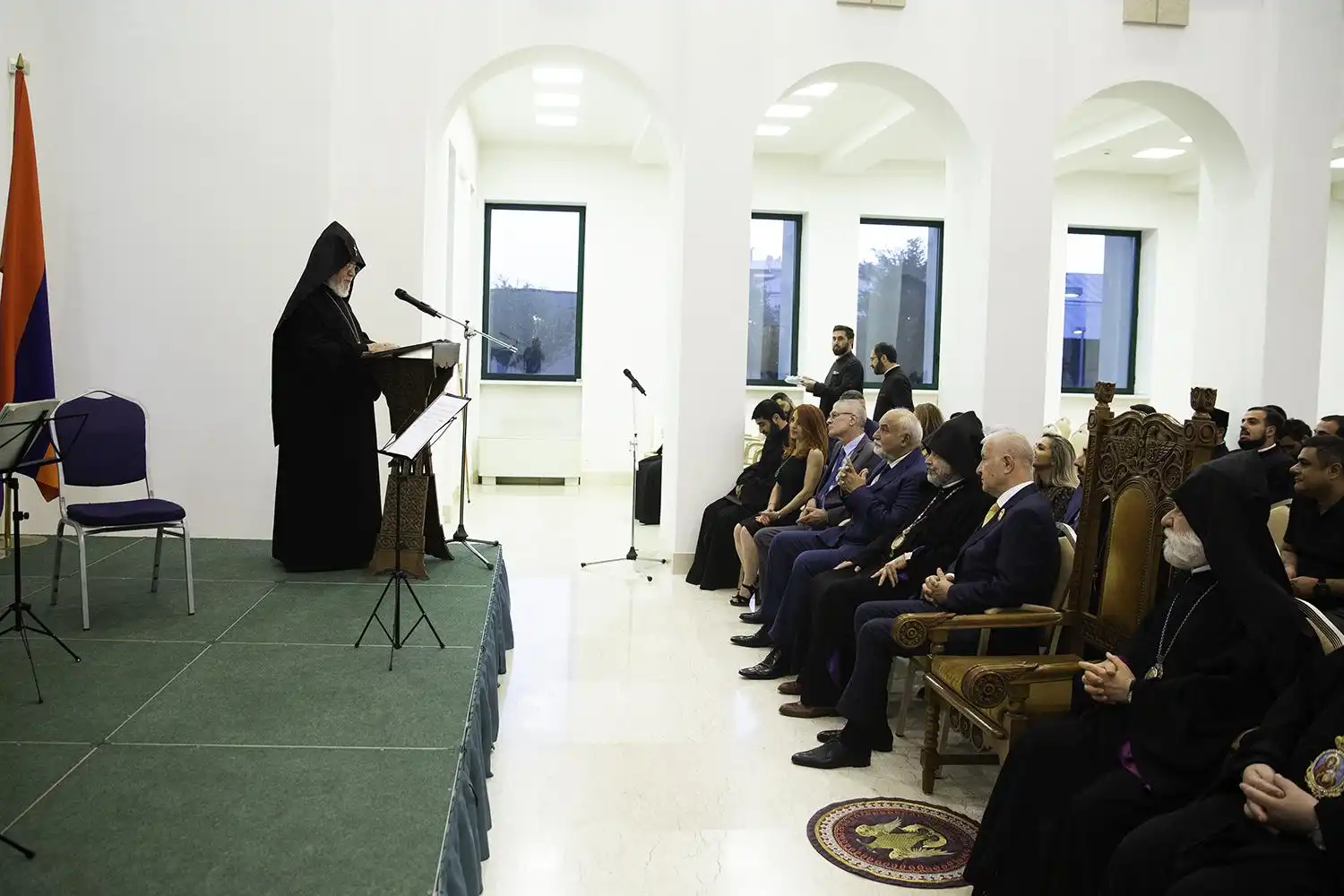 Մայր Աթոռ Սուրբ Էջմիածնում տոնախմբվեց  Ռումինիայի Հայոց թեմի հիմնադրման 620-ամյակը