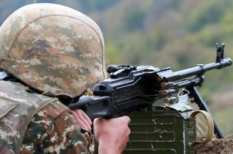 Հակառակորդը կրակ բացած է հայ-ատրպէյճանական սահմանին․ ՊՆ