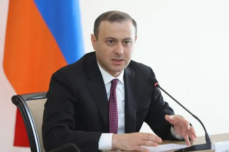 Արցախի հարցը անջատ. Արմէն Գրիգորեանէն շեշտադրում  