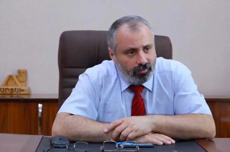 Արտաքին քաղաքականութիւնը եւ «կարմիր գիծեր»ը. Դաւիթ Բաբայեան