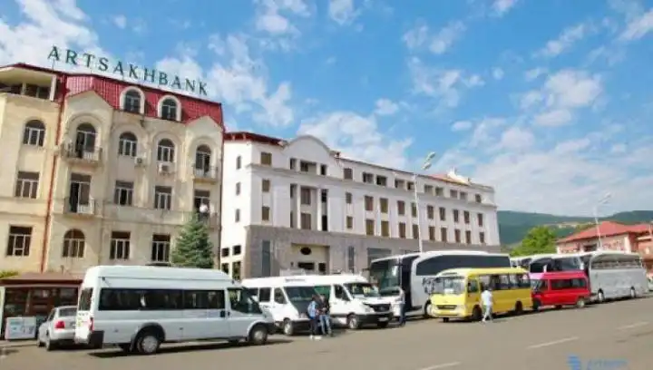 Ստեփանակերտի մէջ. Դադրեցուած է հանրային փոխադրութիւնը