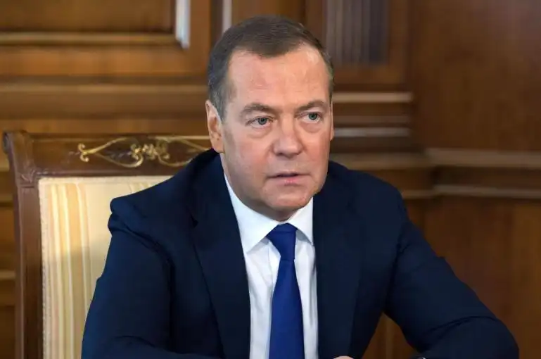 Մետվետեւէն սպառնալից խօսք՝ Արեւմտեան Եւրոպային 