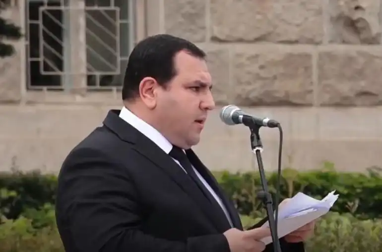 «Դեռ ինչի կը սպասէք». Արցախի պետական նախարարի բողոքը՝ Հայաստանին եւ Ռուսիոյ